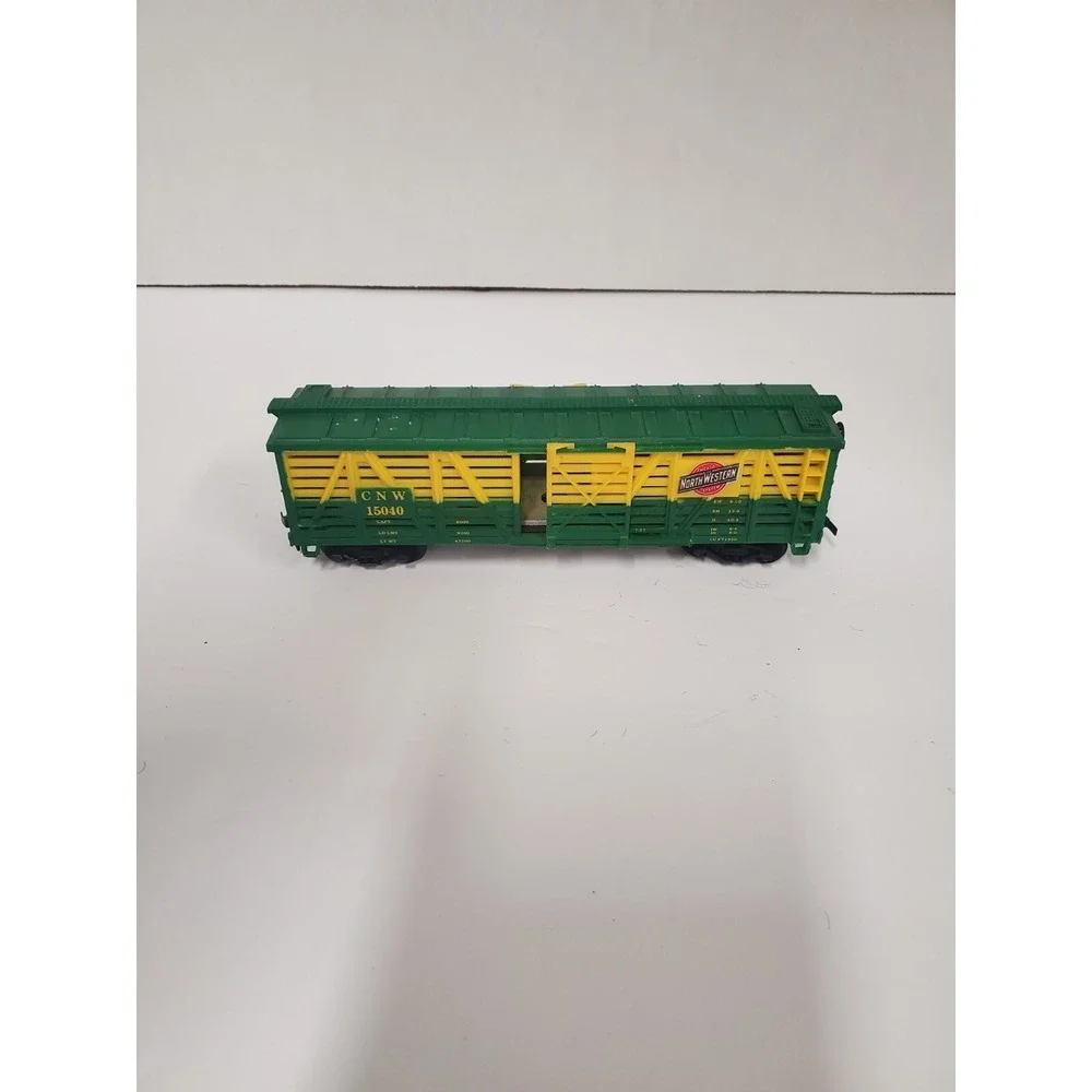 LIFE-LIKE HO SCALE CNW 15040 CHICAGO NORTH WESTERN STOCK CATTLE CAR